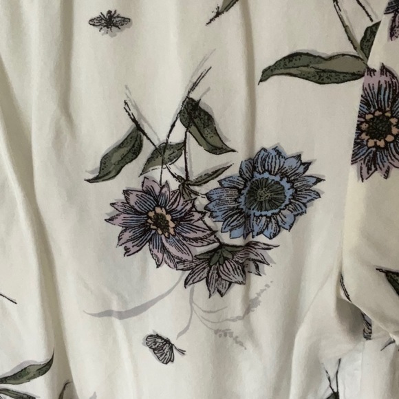 Old Navy Floral Blouse - Picture 6 of 8